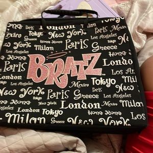 VINTIGE -Bratz doll carrying case